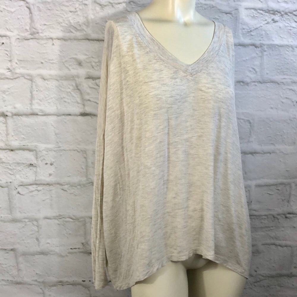 CAbi Boxy Vneck Long Sleeve Relaxed Tee XS